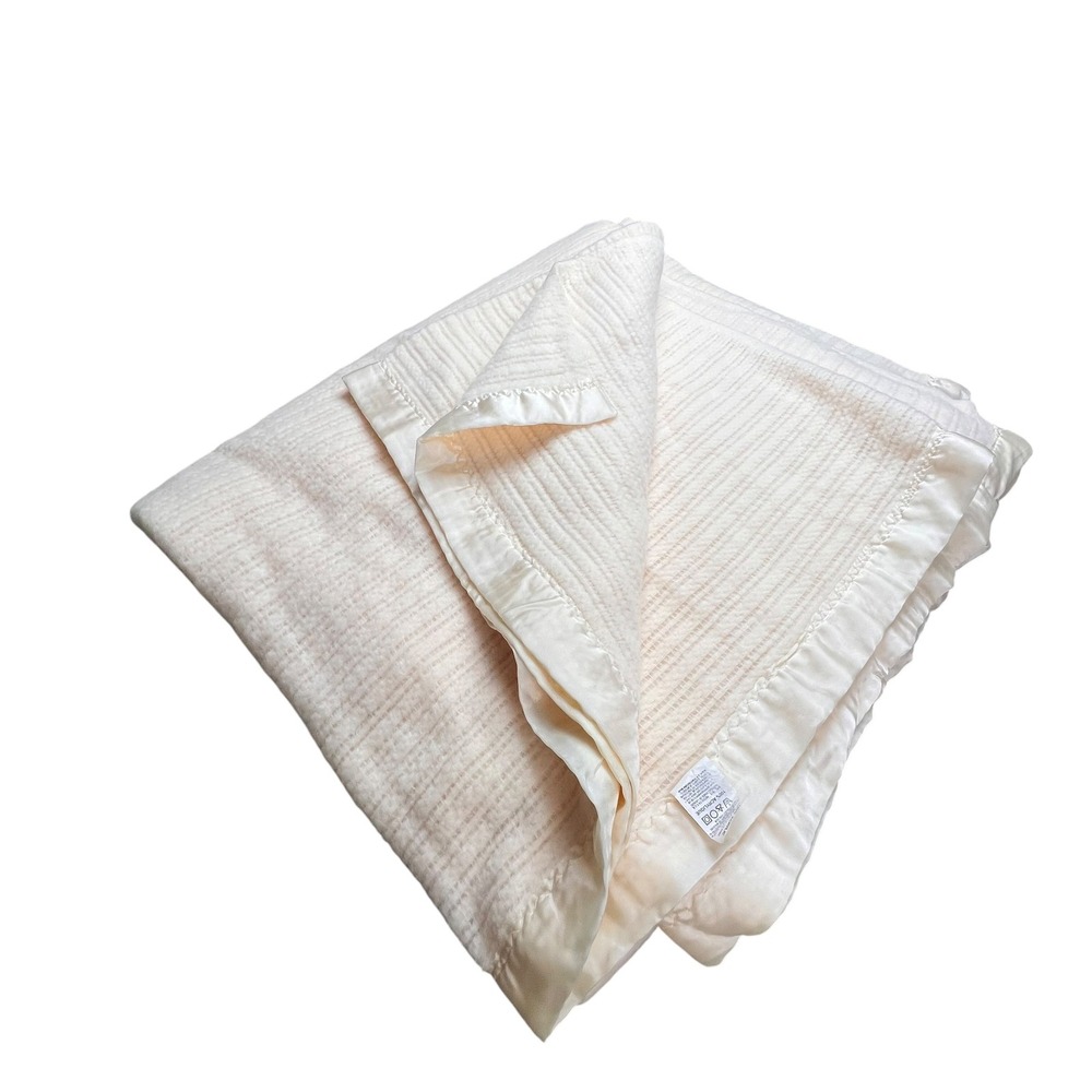 Vintage Cream Thermal Acrylic Blanket Satin Trim Waffle Weave Off White 48x48